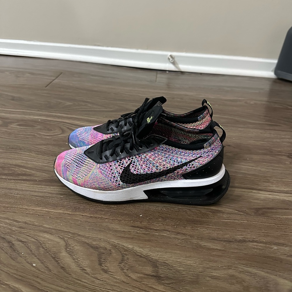 Women’s fly knit racer